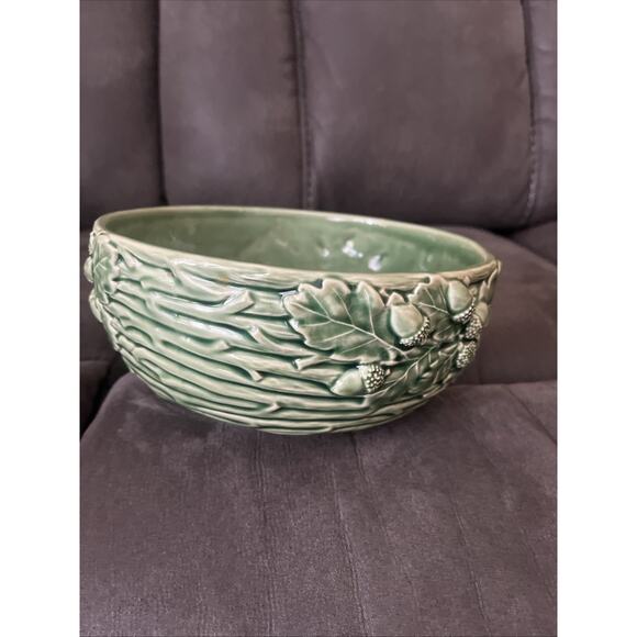 Bordallo Pinheiro Ceramic Oak Leaf Serving Bowl Green Acorn Leaves Twigs 8" - Picture 2 of 6